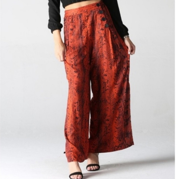 Rusted Snake print Slit pants - Picture 3 of 16